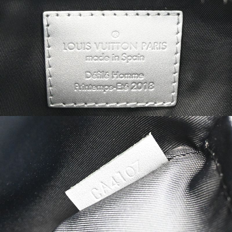 Louis Vuitton Shoulder Bag — view 9