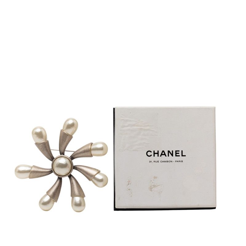 Chanel Brooch Silver Metal Faux Pearl — view 4
