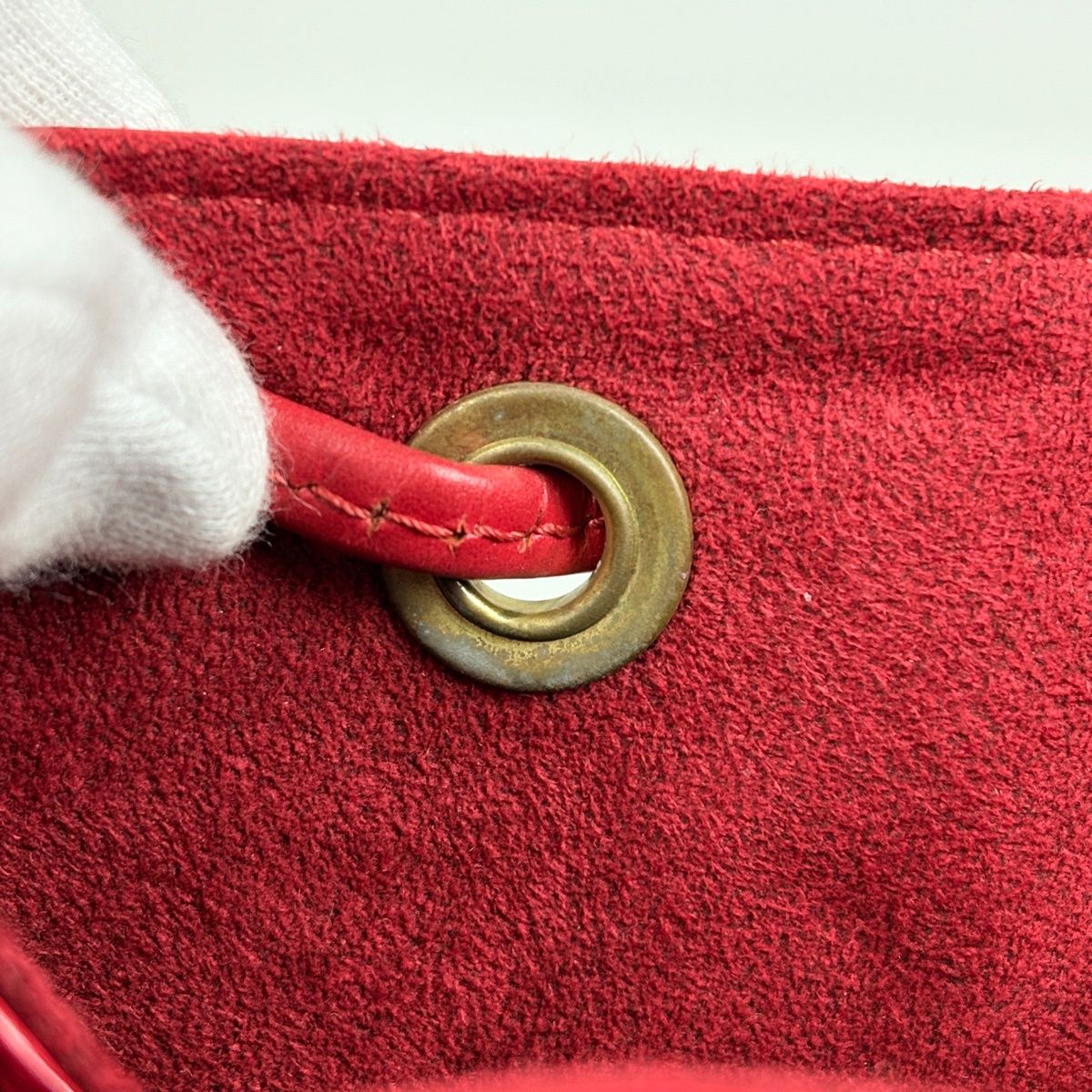 Louis Vuitton Noe Shoulder Drawstring Bag Epi Castilian Red — view 6