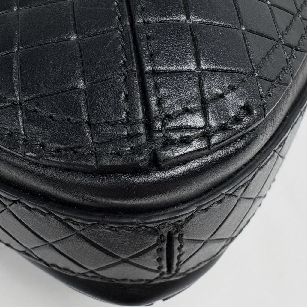 Bottega Veneta Intrecciato Scorpito Shoulder Bag Leather Black — view 4