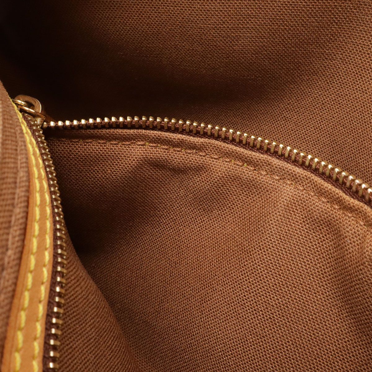 Louis Vuitton Monogram Trotteur Shoulder Bag Pochette — view 9