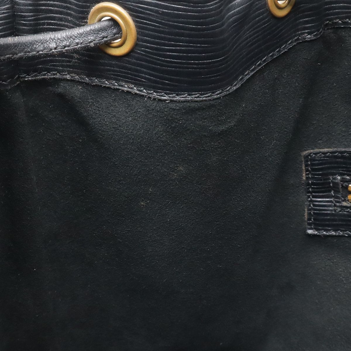 Louis Vuitton Epi Noe Shoulder Bag Drawstring Noir Black Gold — view 7