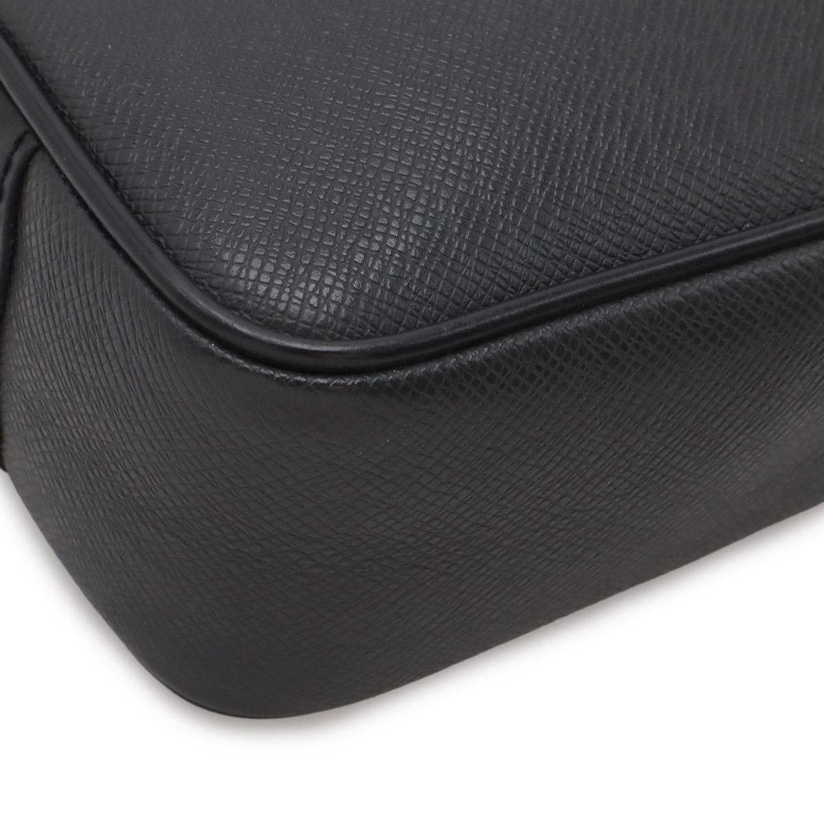 Louis Vuitton Taiga Clutch Handbag Leather Ardoise Black — view 3