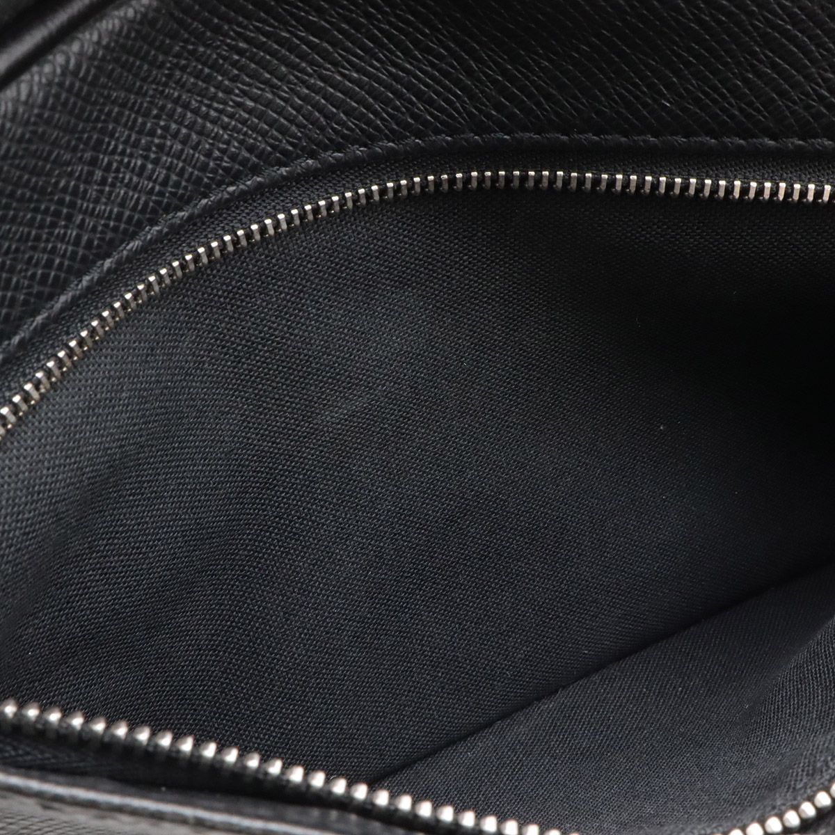 Louis Vuitton Taiga Clutch Handbag Leather Ardoise Black — view 8