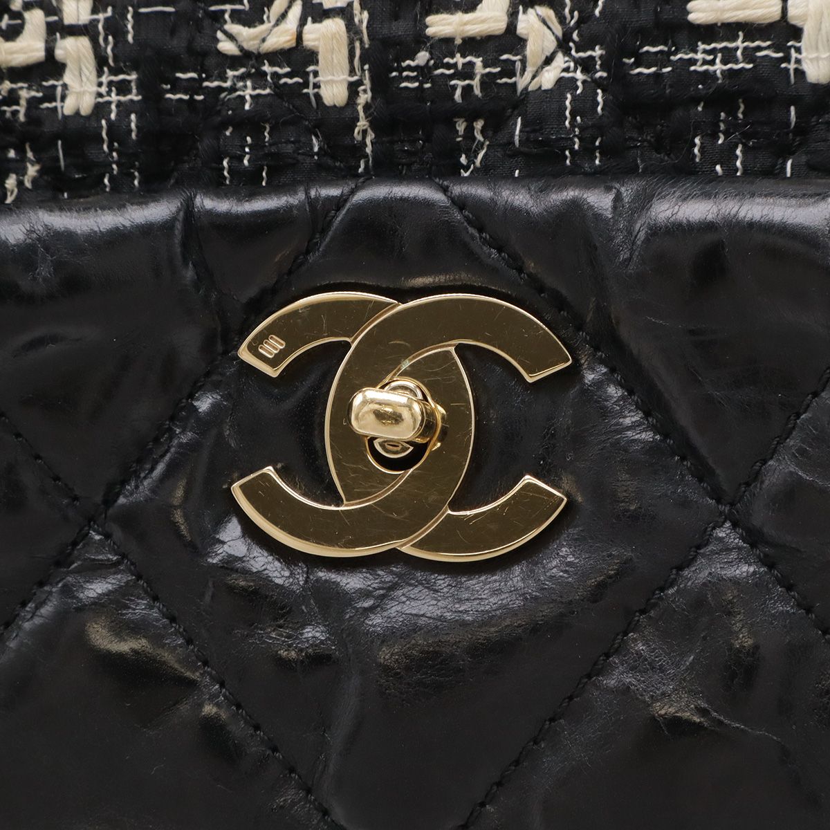 Chanel CC Logo Portobello Quilted Tote 2-Way Shoulder Bag Chain Leather Tweed — view 4