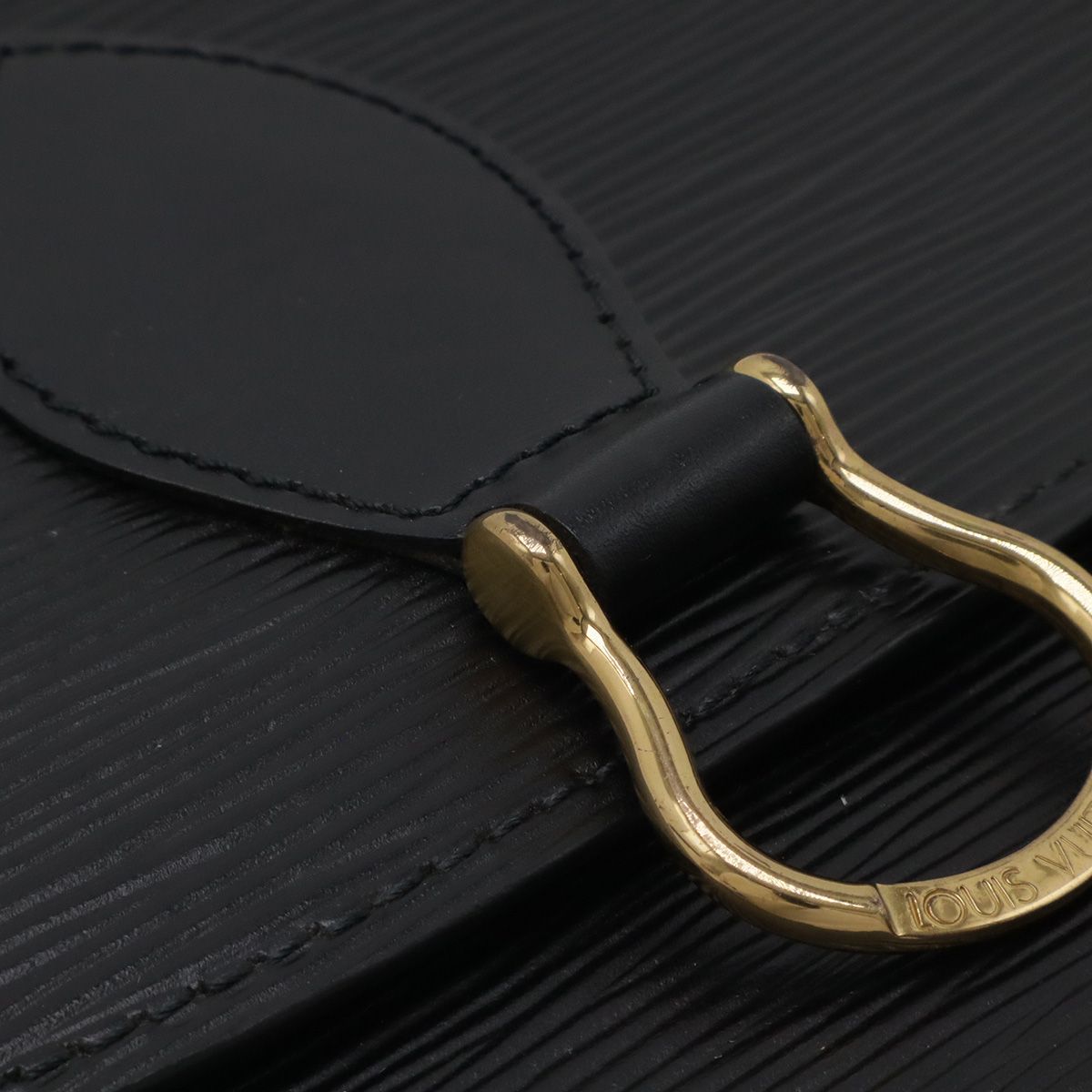 Louis Vuitton Epi Saint Cloud Shoulder Bag Pochette Crossbody Leather Noir — view 4