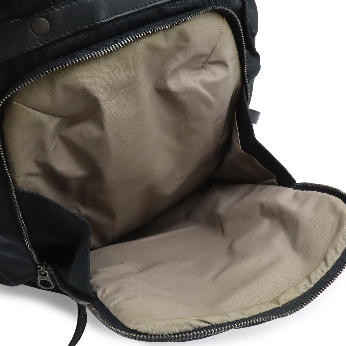 Bottega Veneta Intrecciato Backpack Nylon Leather Black — view 6