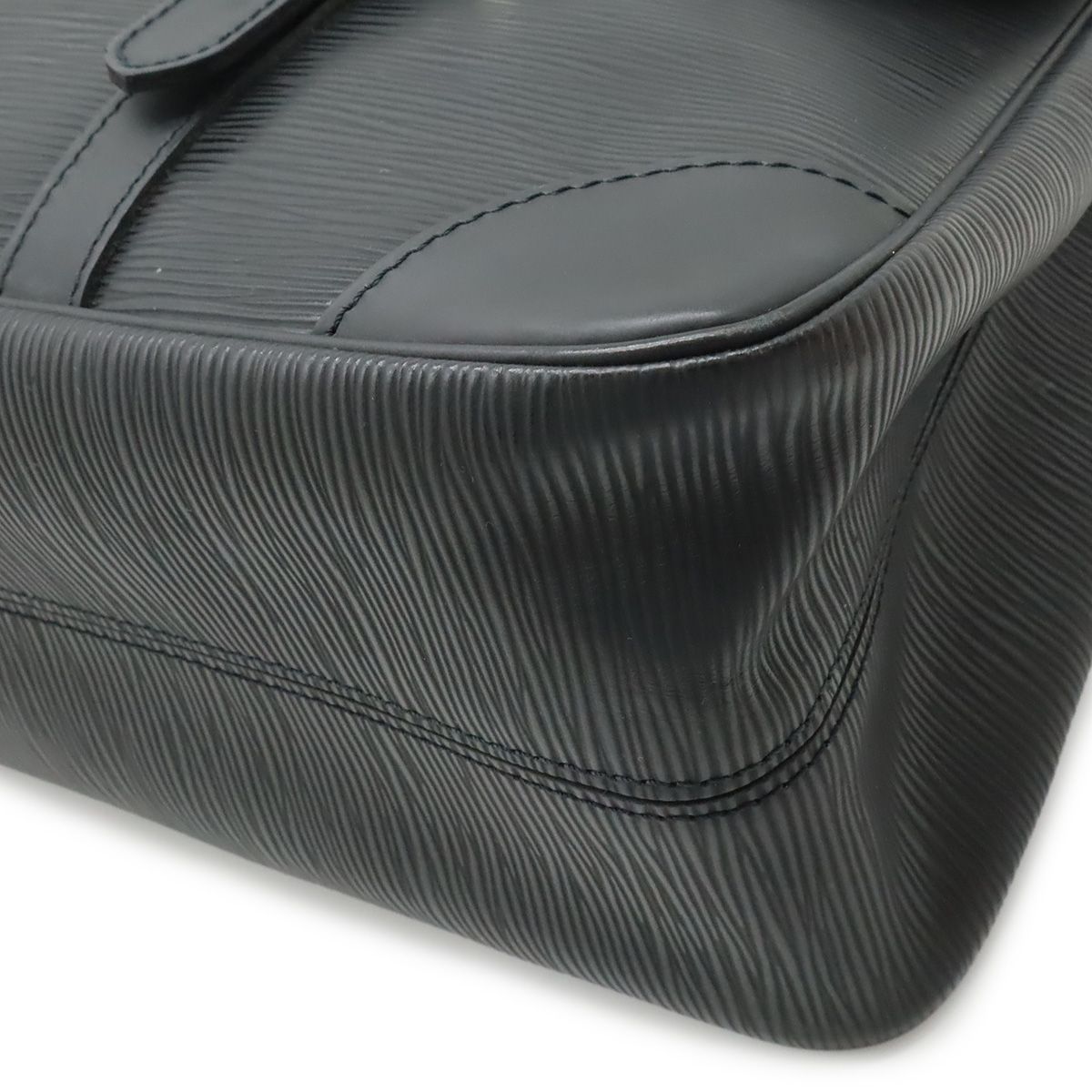 Louis Vuitton Epi Segur MM Shoulder Bag Leather Noir Black Silver — view 3