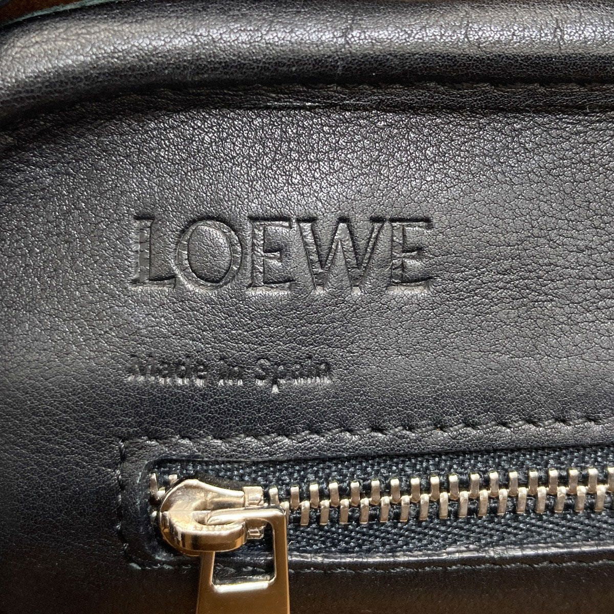 Loewe Amazona 2-Way Handbag Calf — view 6