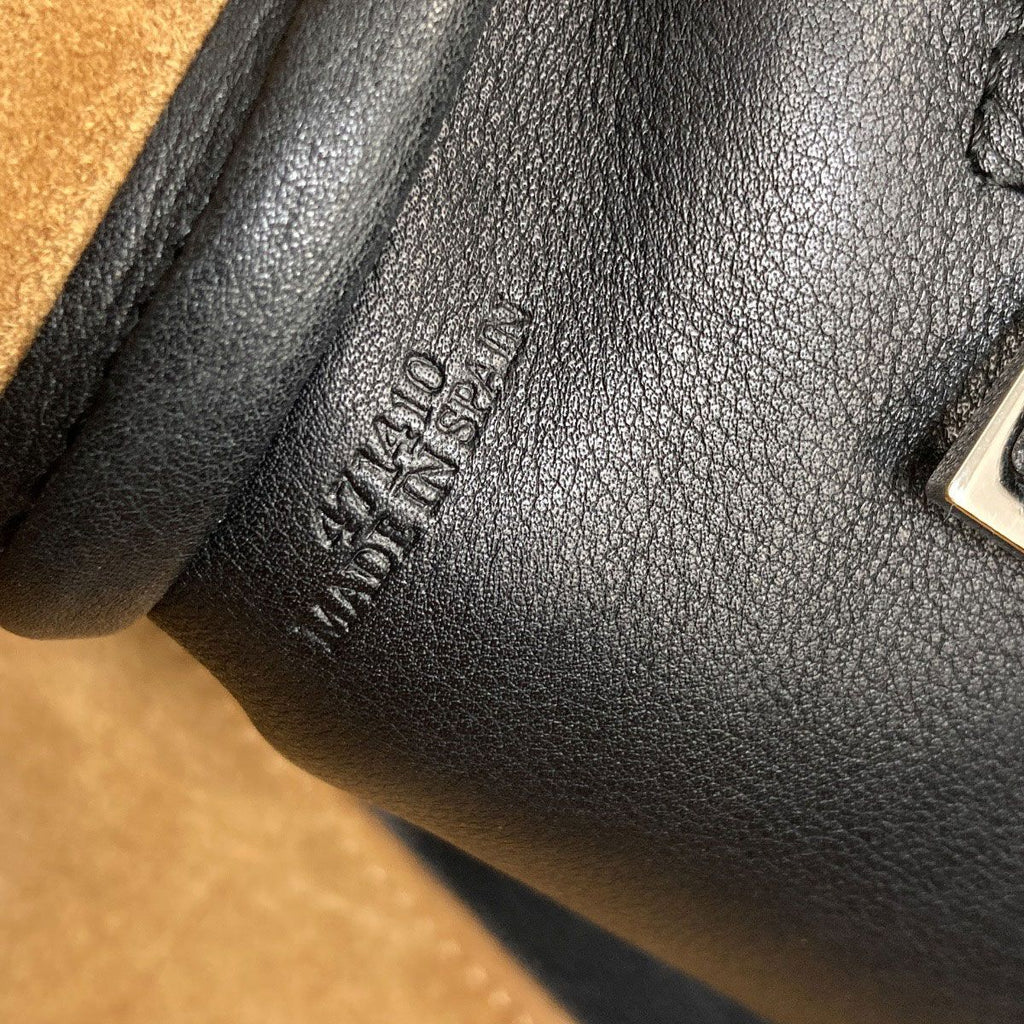 Loewe Amazona 2-Way Handbag Calf — view 7