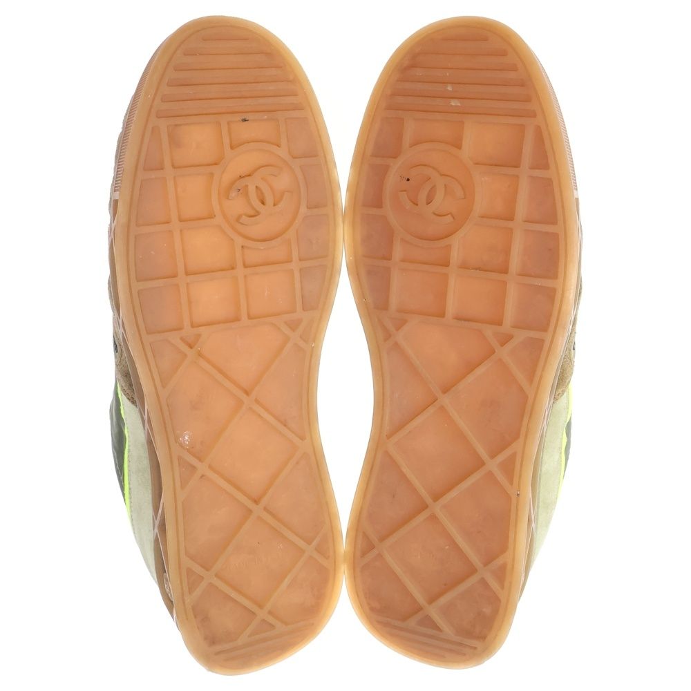 Chanel Logo Rubber Suede Low Cut Sneakers Khaki — view 5