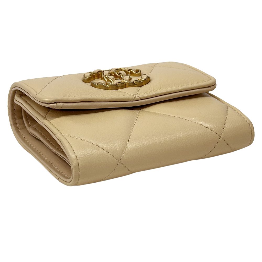 Chanel Wallet 19 Bifold Lambskin Beige Gold CC Logo Quilted Trifold Compact — view 3