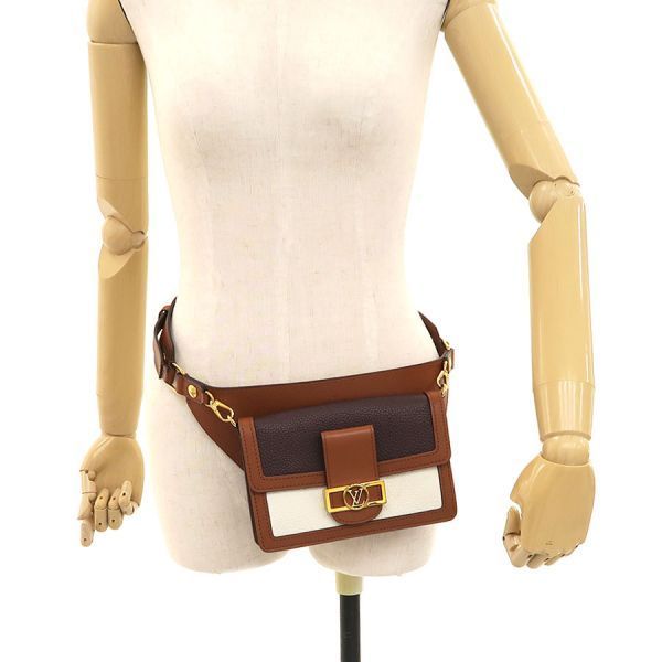 Louis Vuitton Taurillon Bumbag de Fine Belt Bag — view 9