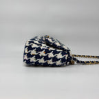Chanel Shoulder Bag Tweed CC Logo Turnlock Gold — view 3