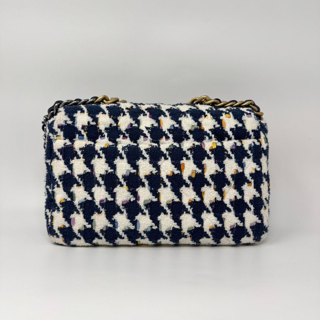 Chanel Shoulder Bag Tweed CC Logo Turnlock Gold — view 2