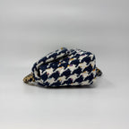 Chanel Shoulder Bag Tweed CC Logo Turnlock Gold — view 4