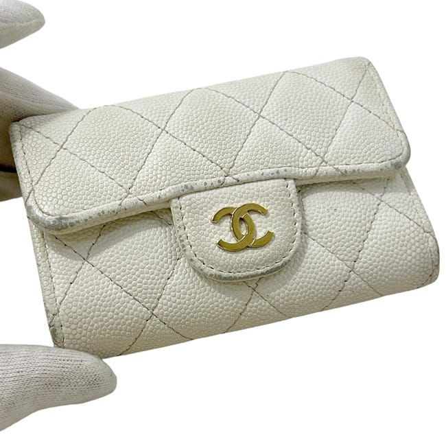 Chanel 4 Key Case White Quilted Leather Key Holder — view 9
