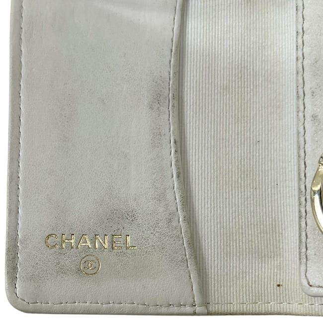 Chanel 4 Key Case White Quilted Leather Key Holder — view 4