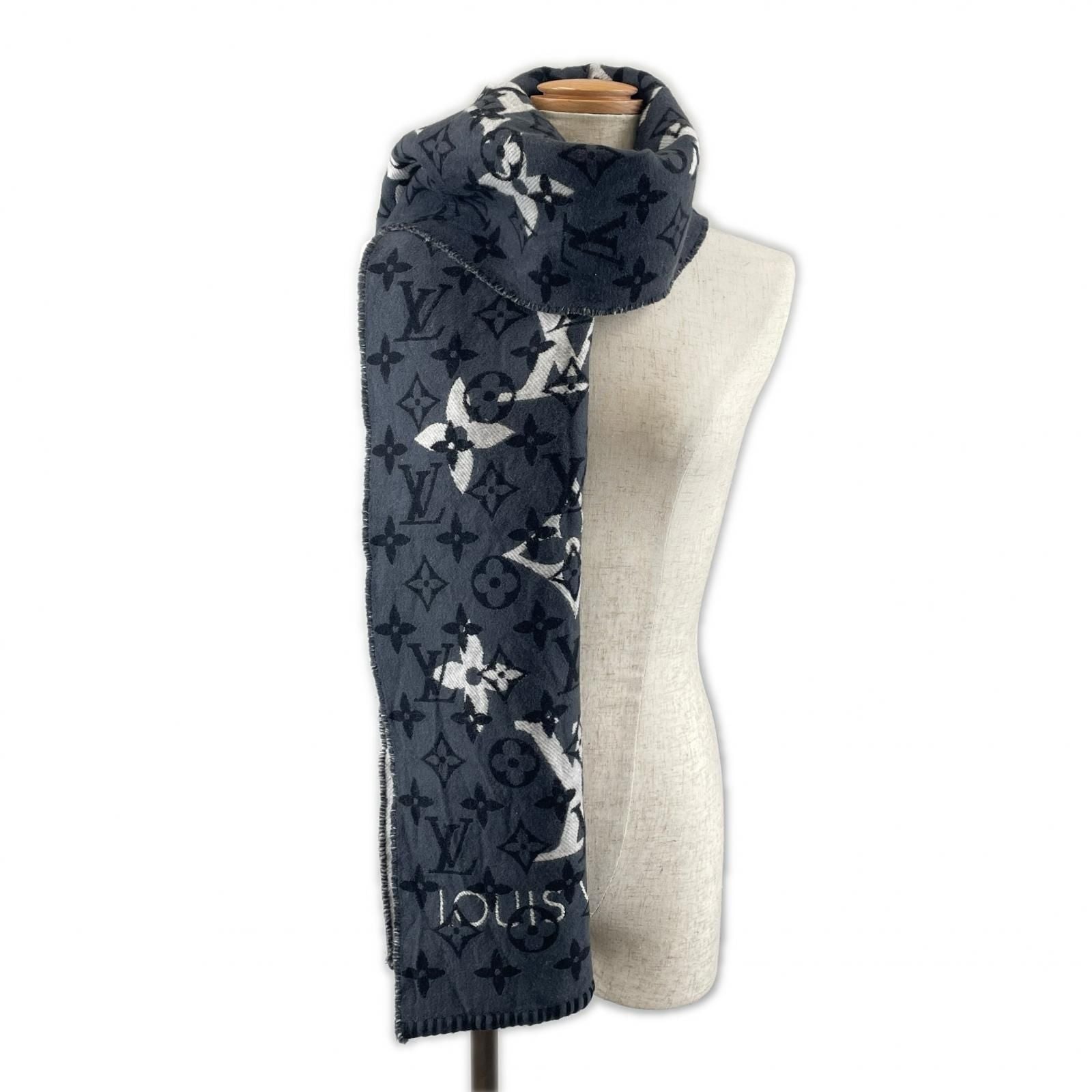 Louis Vuitton Echarpe All You Need AW Scarf Wool Silk Gray — view 2
