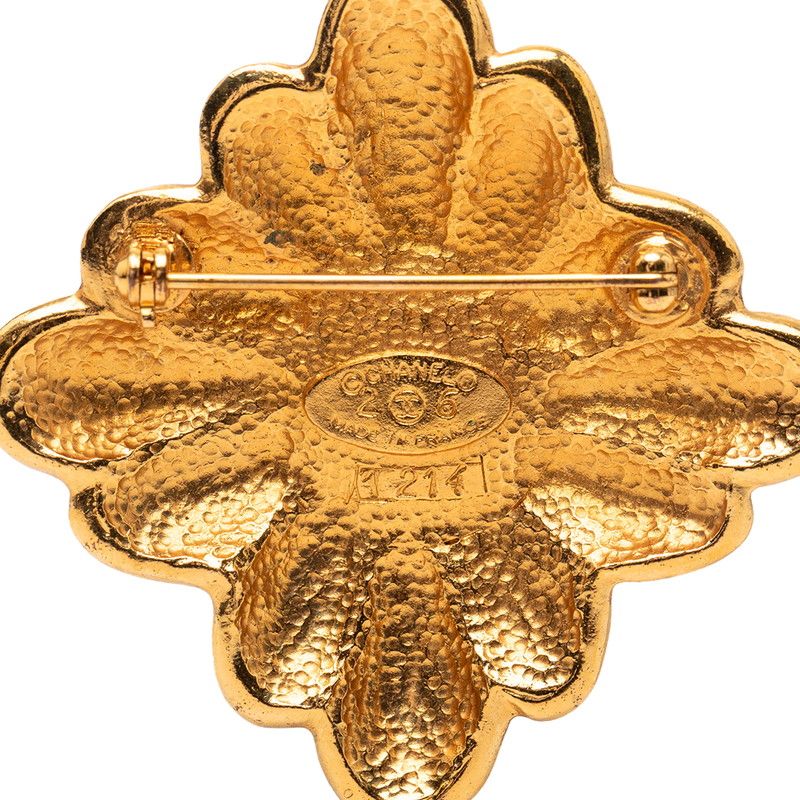 Chanel CC Logo Diamond Motif Brooch Gold Plated Faux Pearl — view 3