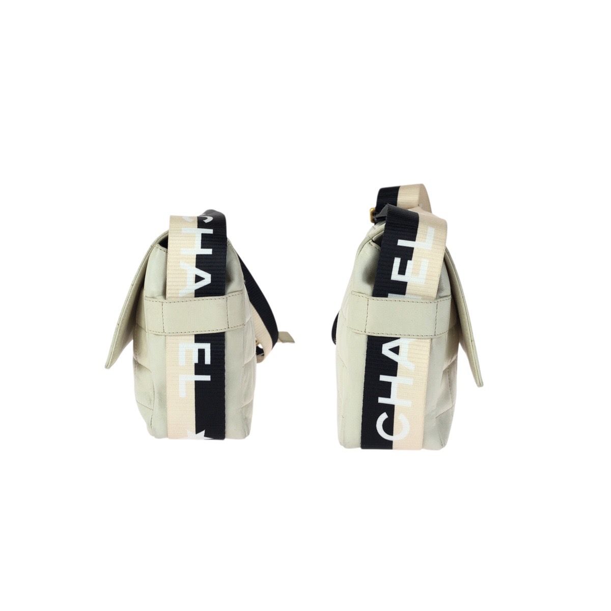 Chanel Vintage Choco Bar CC Logo Off White Black Gold Lambskin Shoulder Bag — view 8
