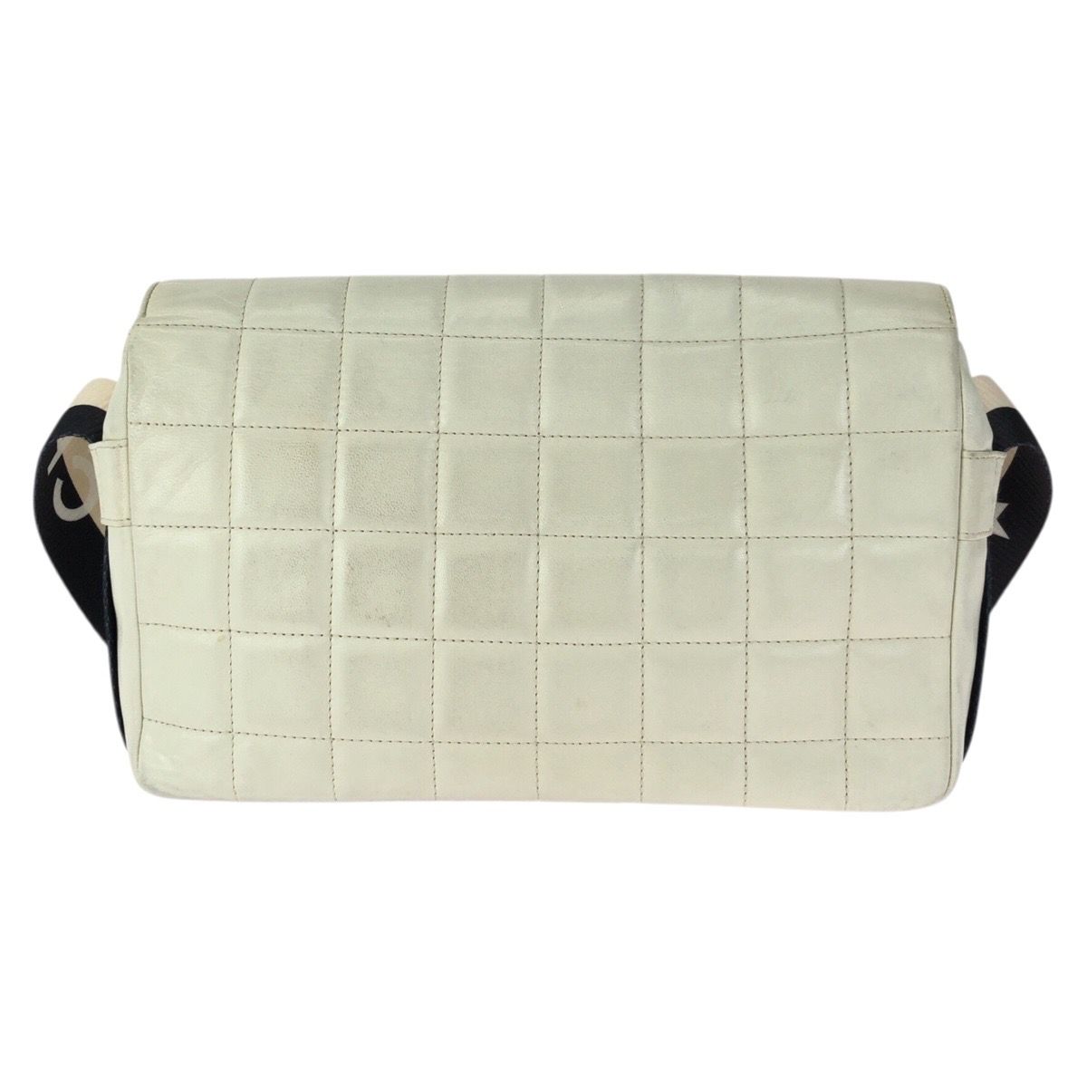 Chanel Vintage Choco Bar CC Logo Off White Black Gold Lambskin Shoulder Bag — view 2