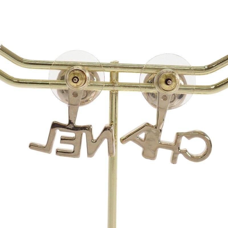 Chanel CC Logo Earrings 2-Way Faux Pearl Gold — view 4