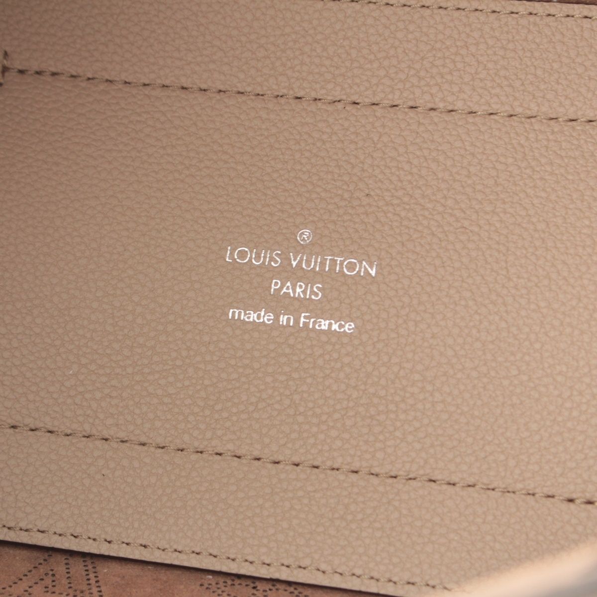 Louis Vuitton Monogram Mahina Leather Hina PM 2-Way Shoulder Tote Handbag Gare — view 7