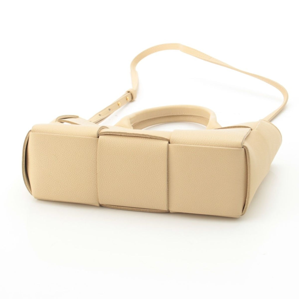Bottega Veneta Leather Maxi Intrecciato Mini Arco 2-Way Handbag Beige — view 5