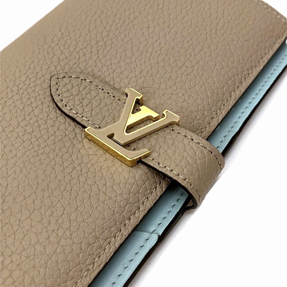 Louis Vuitton Vertical Wallet Taurillon Leather — view 9