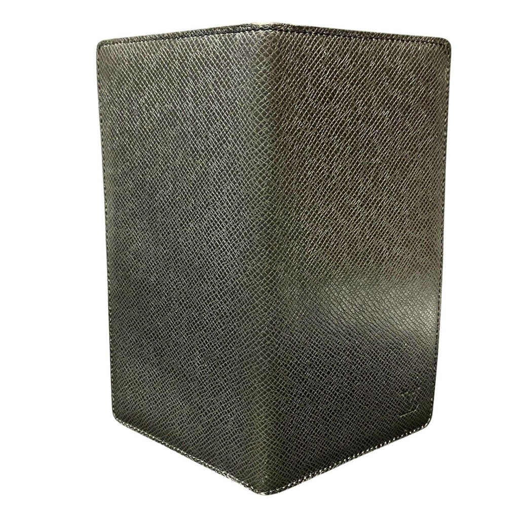 Louis Vuitton Portefeuille Long Taiga Billfold Leather Wallet — view 9