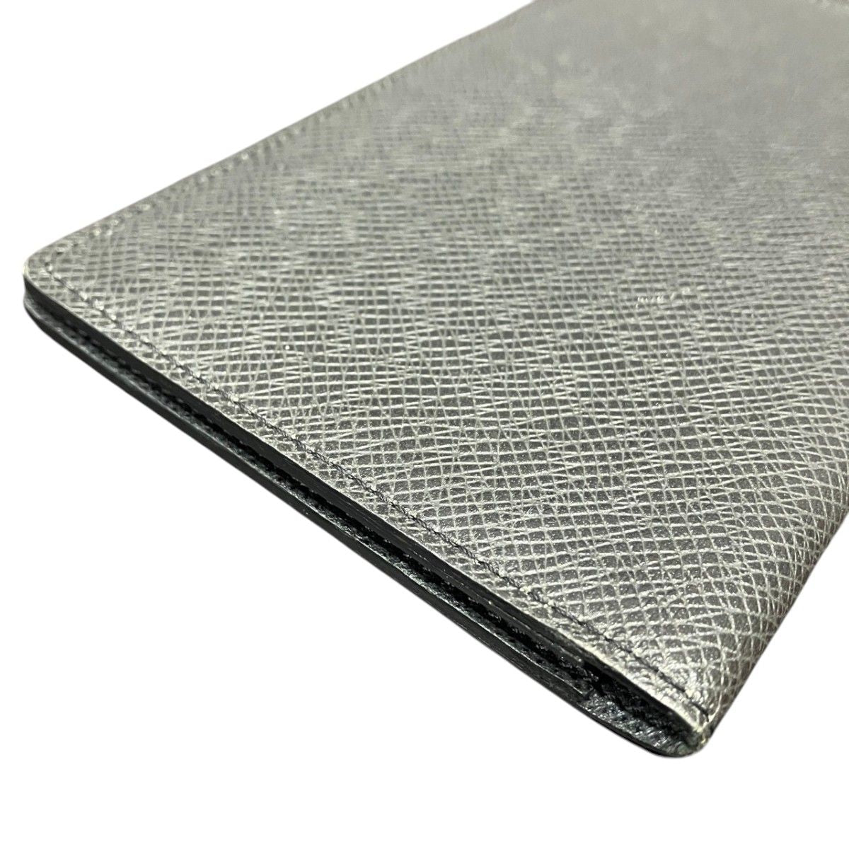 Louis Vuitton Portefeuille Long Taiga Billfold Leather Wallet — view 6