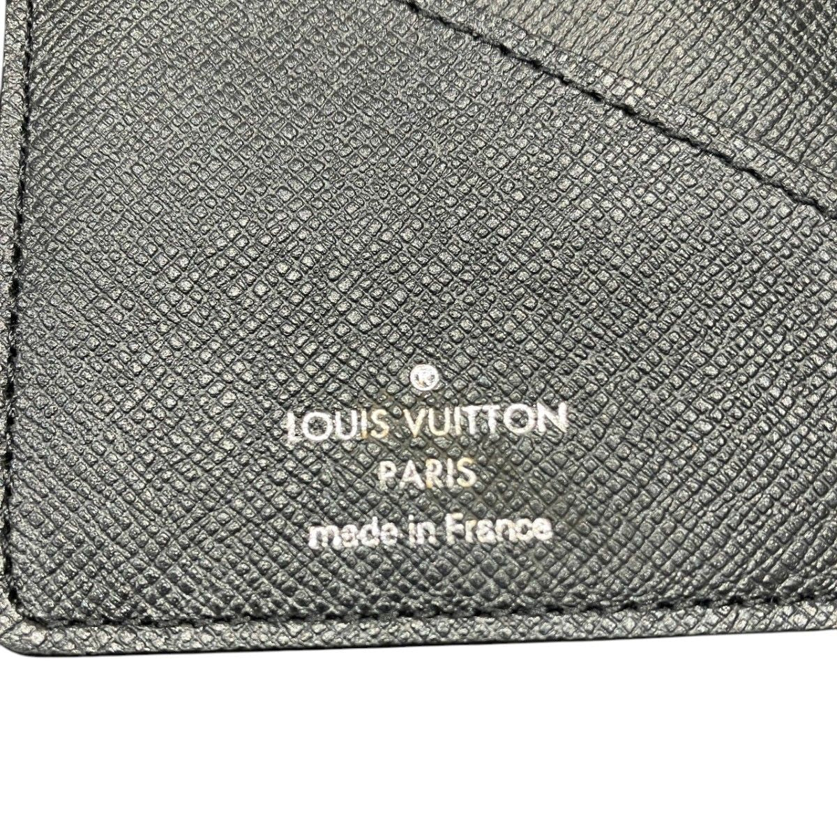 Louis Vuitton Portefeuille Long Taiga Billfold Leather Wallet — view 4
