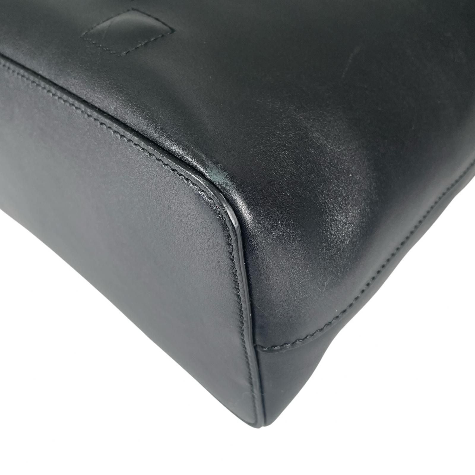 Gucci GG Embossed Tote Bag Leather Black — view 6