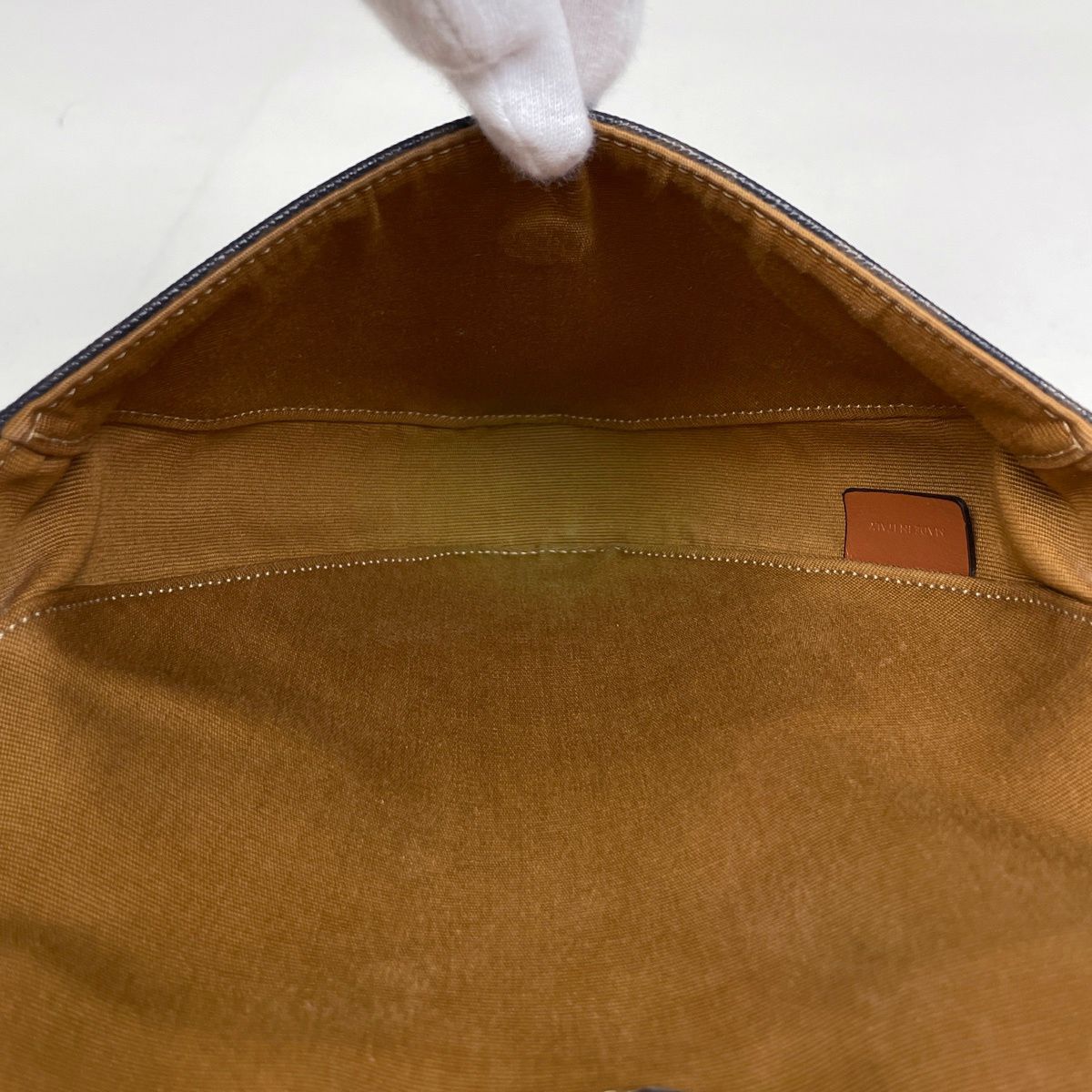 Celine Triomphe Shoulder Bag Triangle Black Brown — view 8
