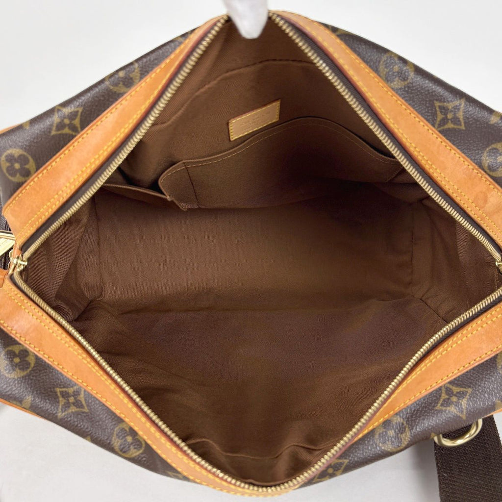 Louis Vuitton Sac Squash Shoulder Bag Monogram Brown — view 9