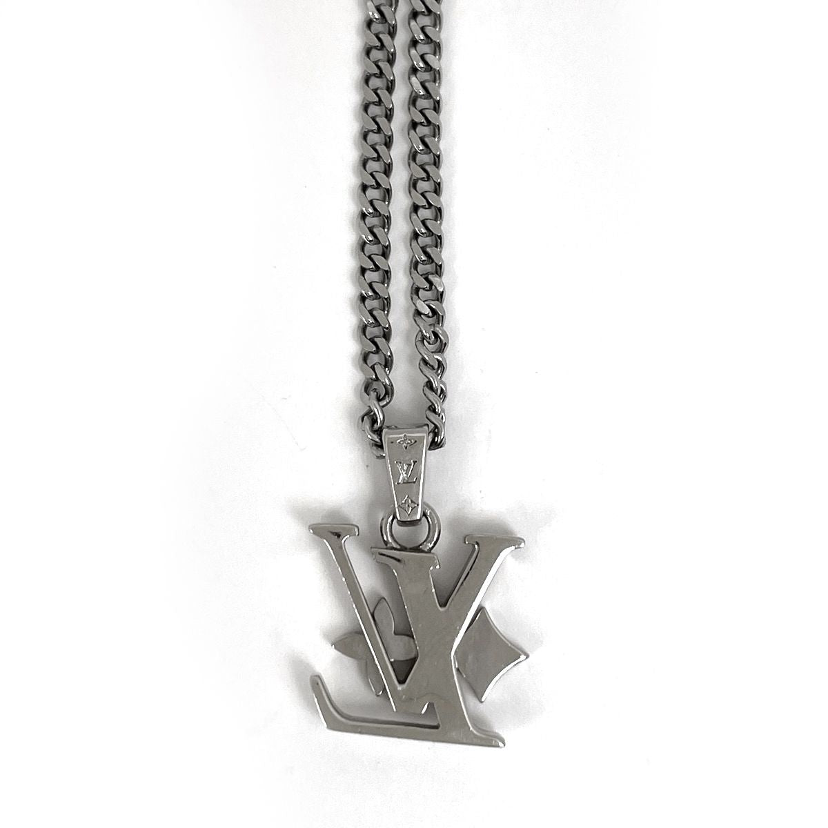 Louis Vuitton Pendant Monogram Low Necklace Metal Silver — view 2