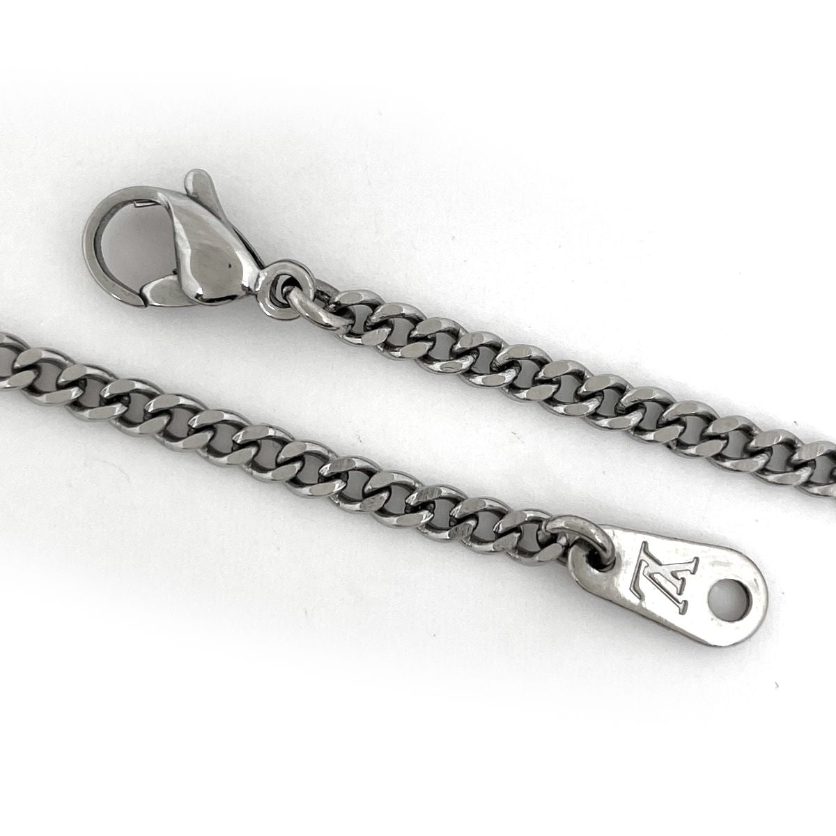 Louis Vuitton Pendant Monogram Low Necklace Metal Silver — view 3