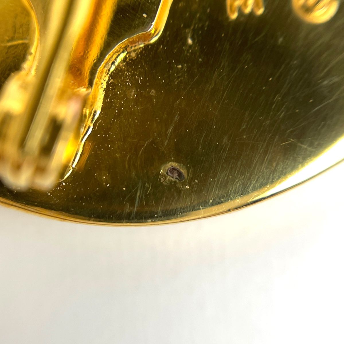Chanel CC Logo Brooch Gold Plated — view 3
