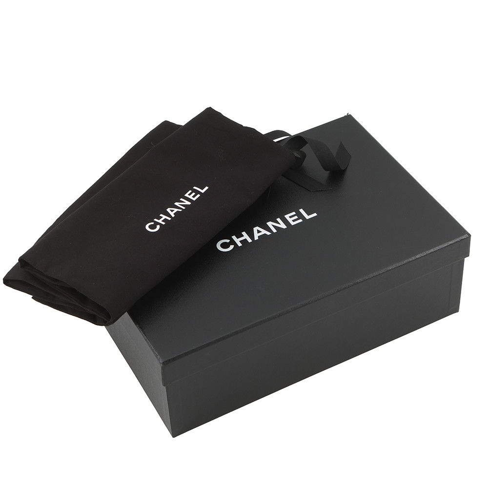Chanel Sandals CC Logo Camellia Dot Lambskin 38c Shoes Mule Black White — view 9
