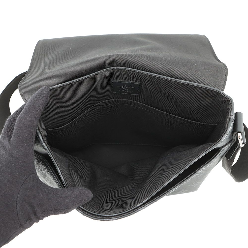 Louis Vuitton Shoulder Bag Monogram Eclipse District PM Black — view 6