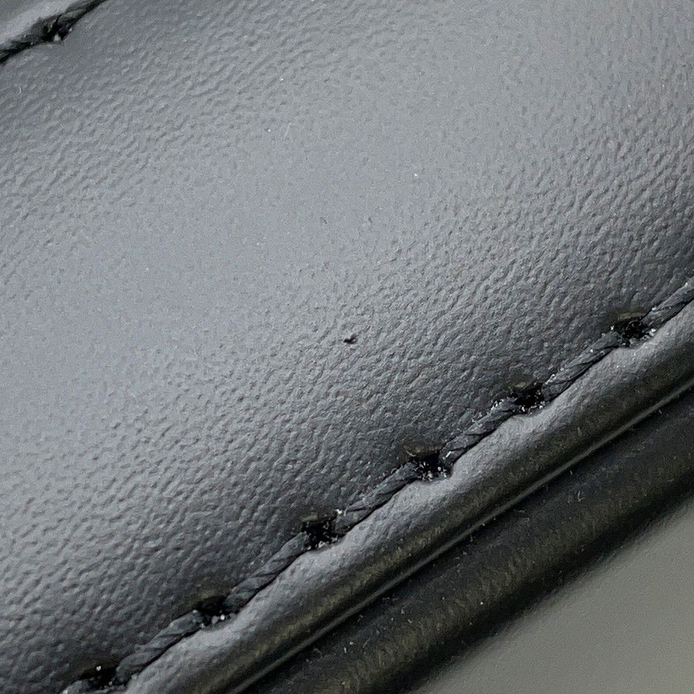 Louis Vuitton Epi Alma BB 2-Way Shoulder Bag Black — view 9