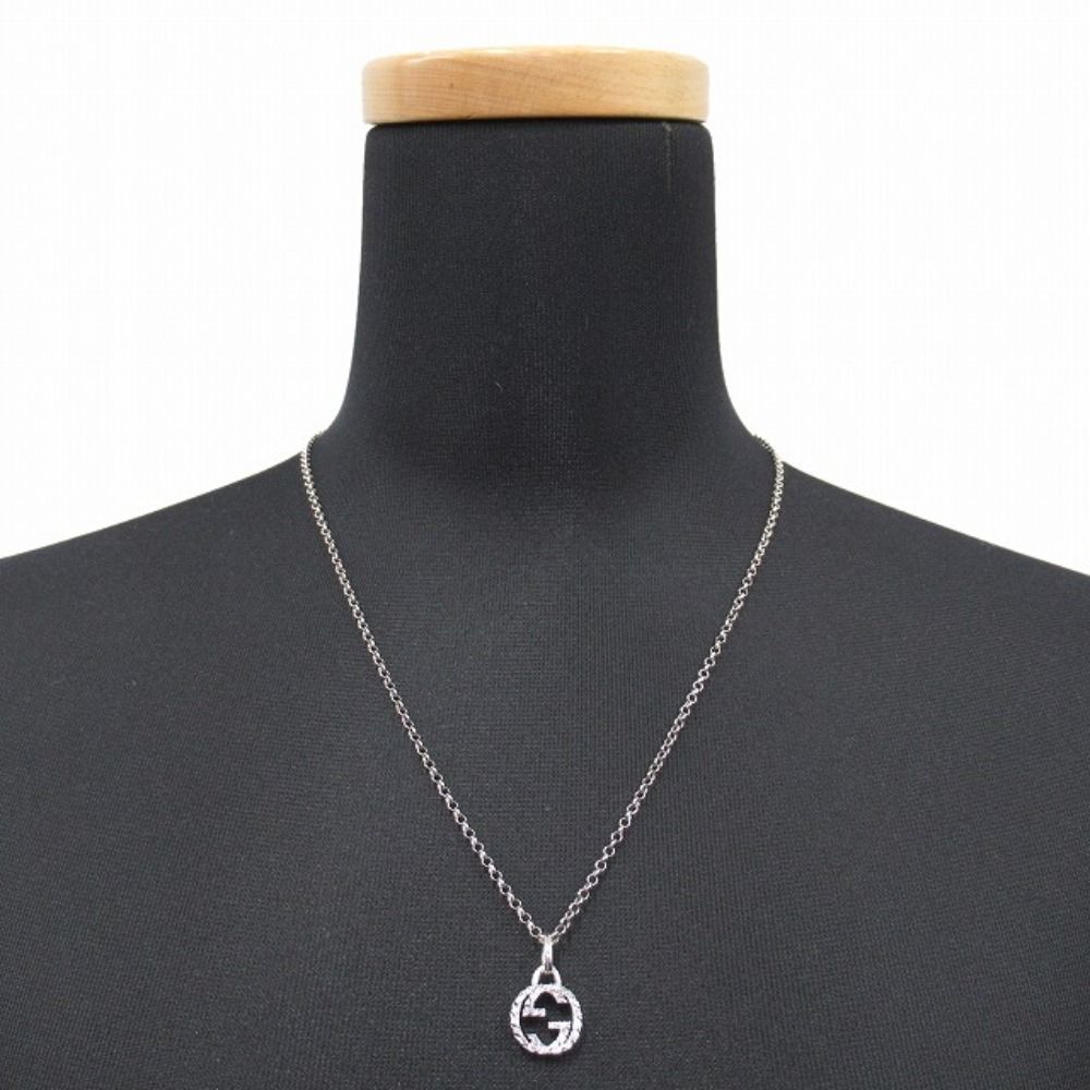 Gucci Polished Interlocking Pendant Necklace Silver — view 4