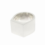 Gucci Polished Square Signet Wide Ring Seal Stand Silver — view 6