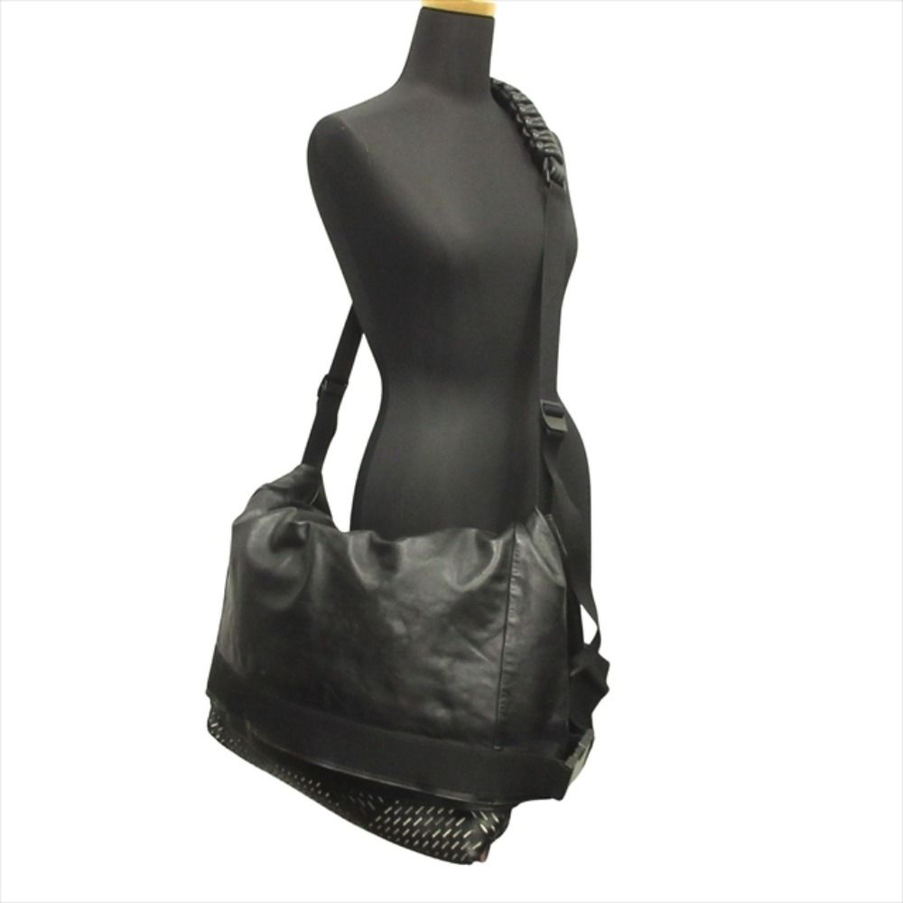 Bottega Veneta Perforated Messenger Bag Shoulder Intrecciato Black — view 6