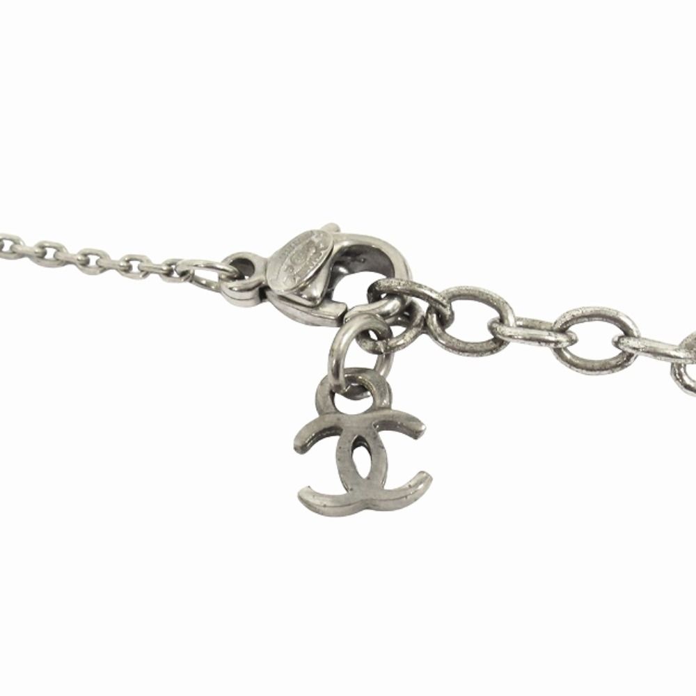 Chanel Heart CC Logo Necklace Vintage Silver White — view 3