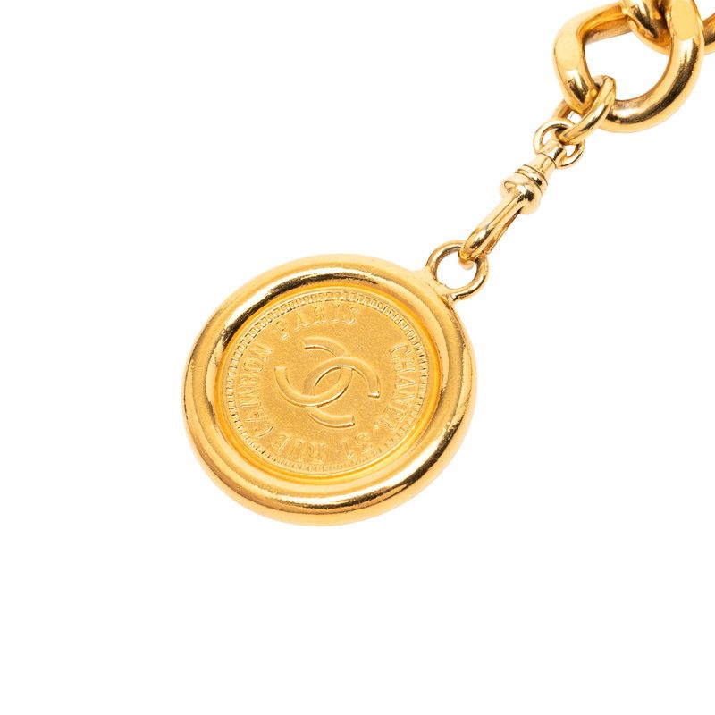 Chanel CC Logo 31 Rue Cambon Vintage Coin Plate Chain Belt Gold Plated — view 2