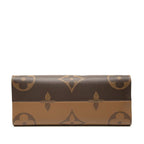 Louis Vuitton Monogram Giant Reverse On The Go MM 2-Way Shoulder Bag Brown — view 3