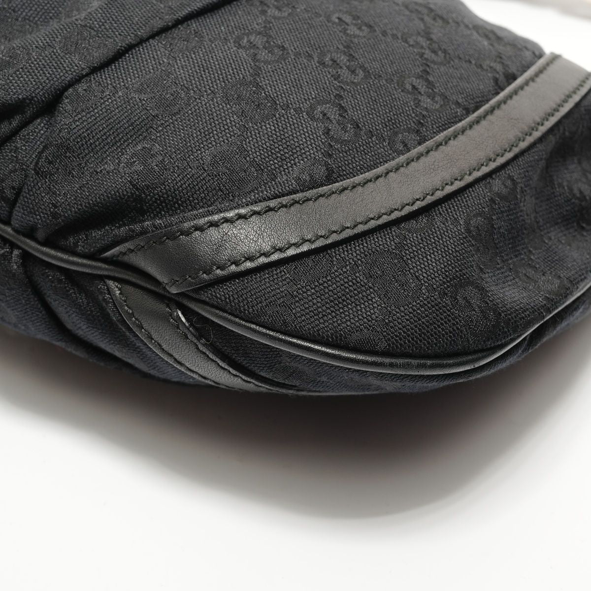 Gucci Shoulder Bag GG Canvas Abbey — view 6
