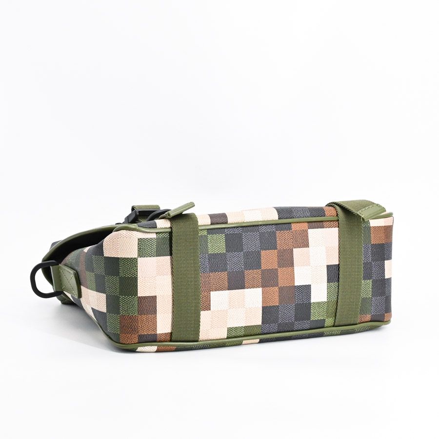 Louis Vuitton Shoulder Bag LV Trail Messenger — view 5